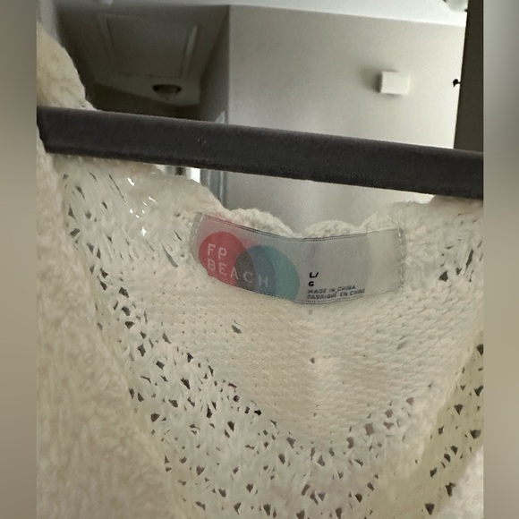 Free people beach cover up size large runs small - Picture 3 of 3